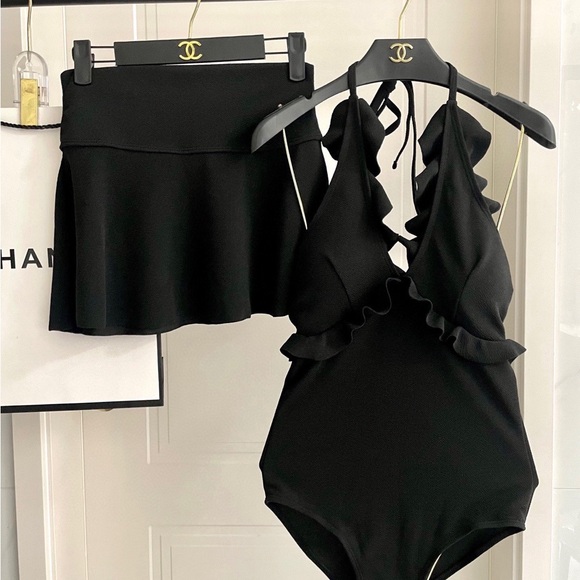 CHANEL Black Ruffled Backless Swimwear - Picture 6 of 8